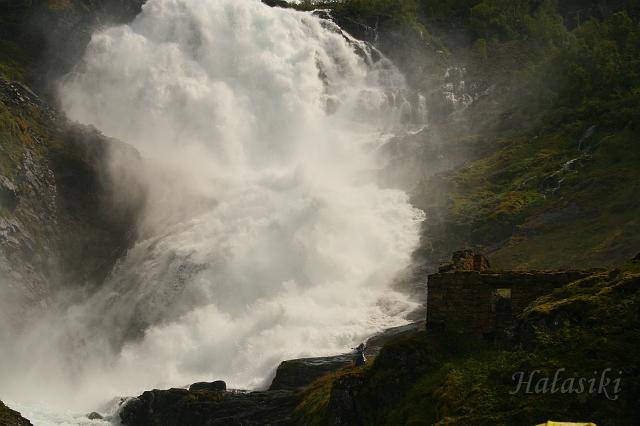 Norwegia (2636).JPG - Norwegia - Flamsbana (wodospad Kjosfossen)